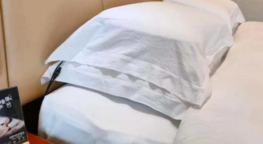 Bed in Shaoguan Palace International Resorts