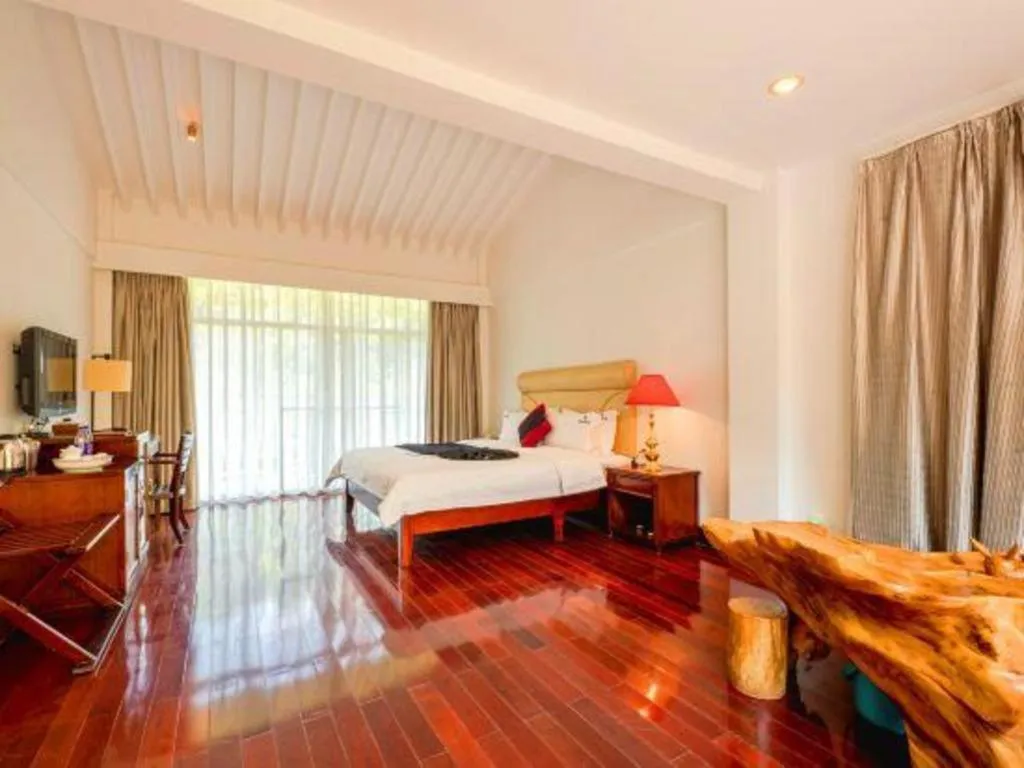 Bed in Shaoguan Palace International Resorts