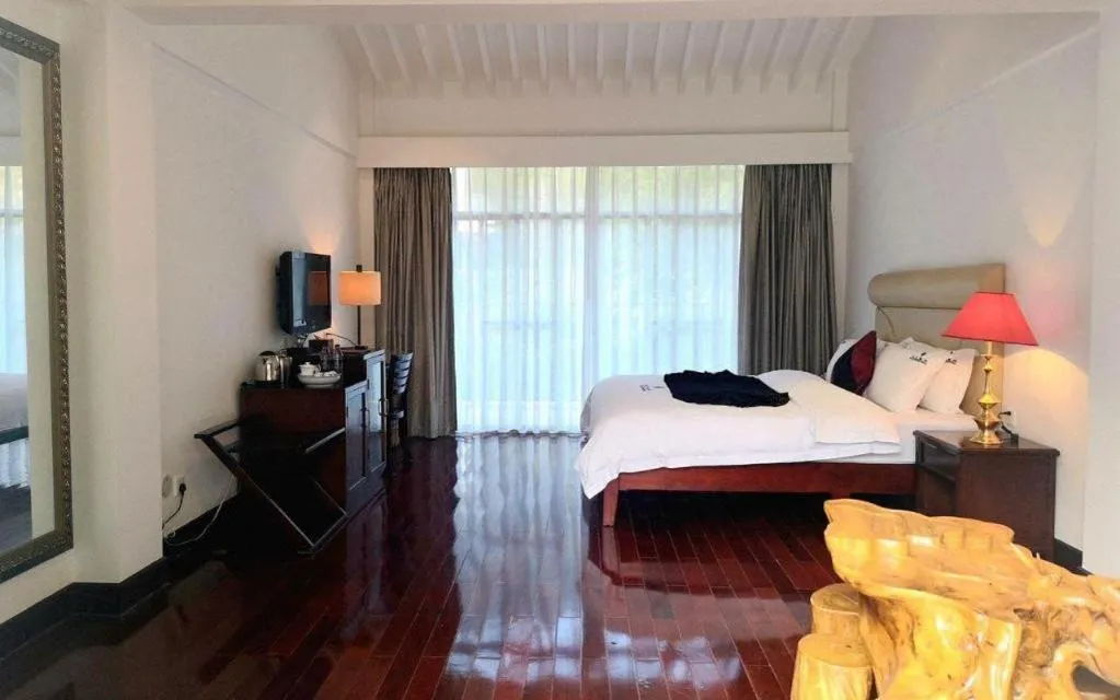 Bed in Shaoguan Palace International Resorts