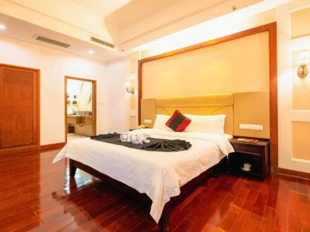 Bed in Shaoguan Palace International Resorts