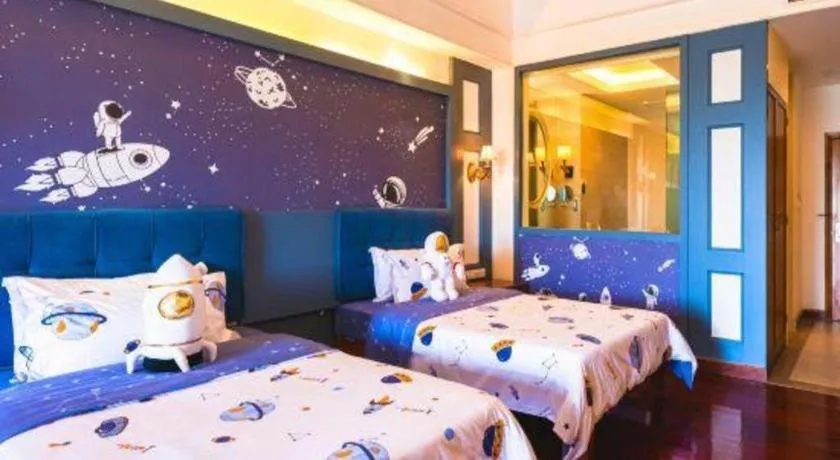Bed in Shaoguan Palace International Resorts