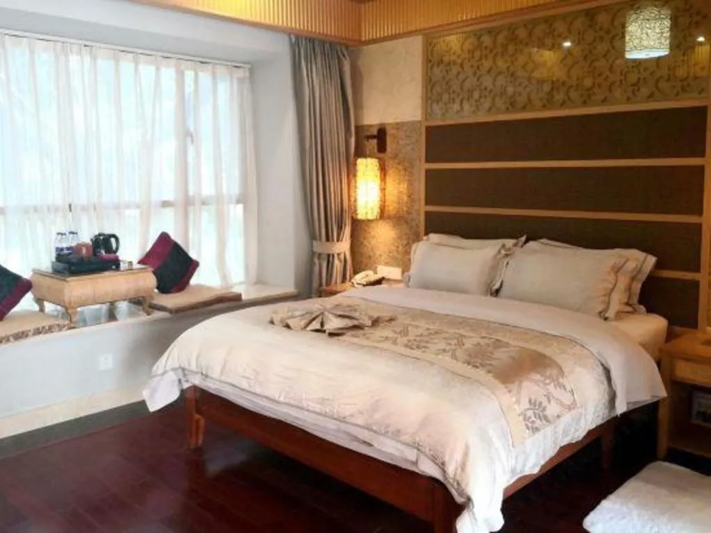 Bed in Shaoguan Palace International Resorts