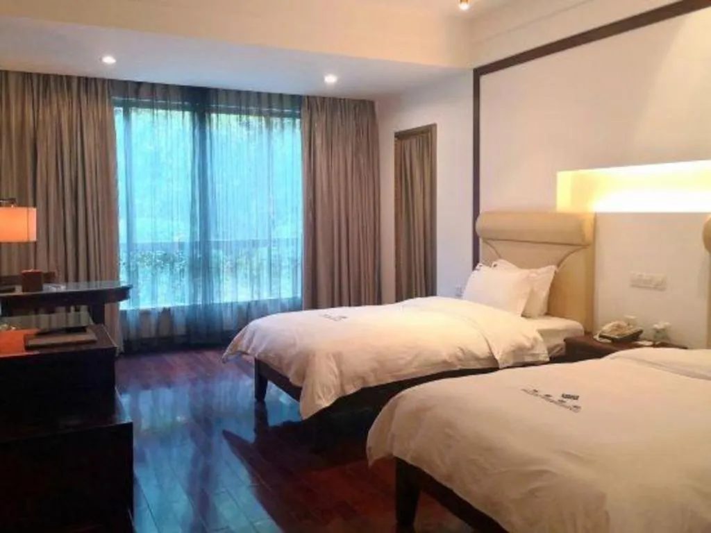 Bed in Shaoguan Palace International Resorts
