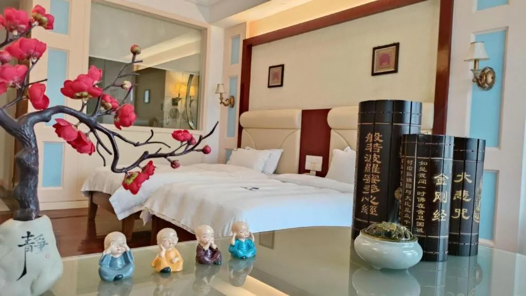 Bed in Shaoguan Palace International Resorts