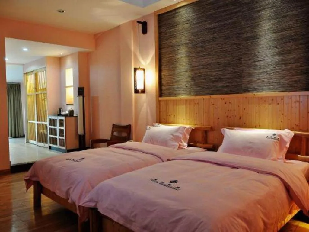 Bed in Shaoguan Palace International Resorts