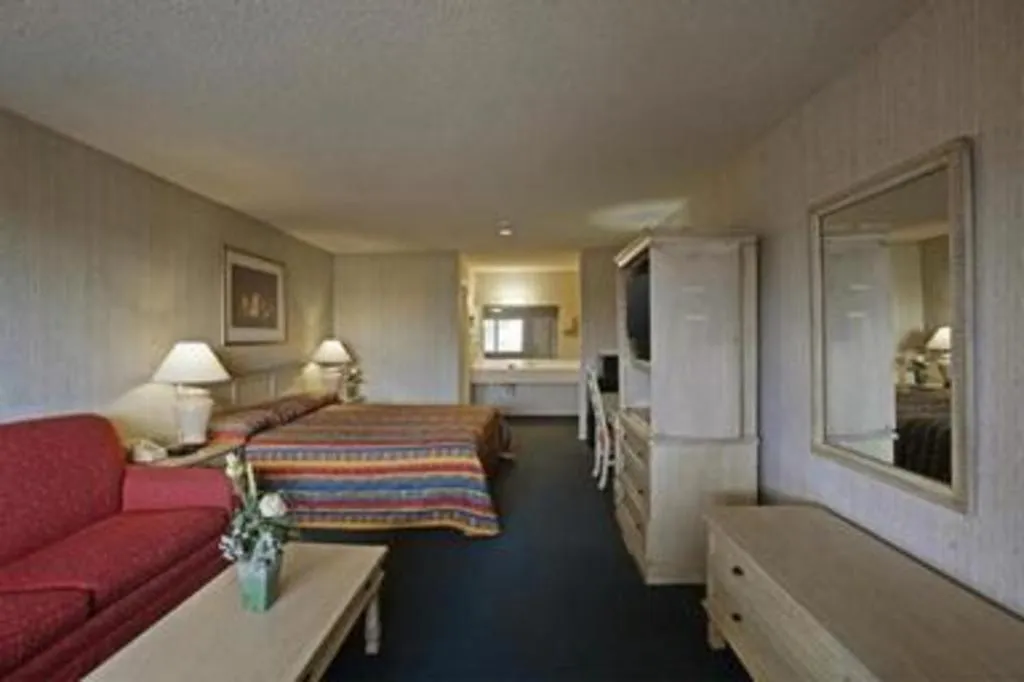 Bed in Days Inn by Wyndham Hemet
