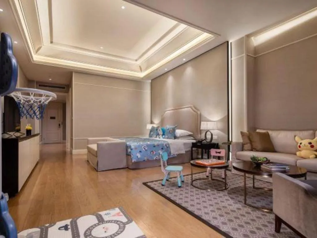 Donghai Xianhucheng Huanglong Hotel