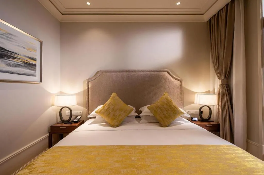 Bed in Donghai Xianhucheng Huanglong Hotel