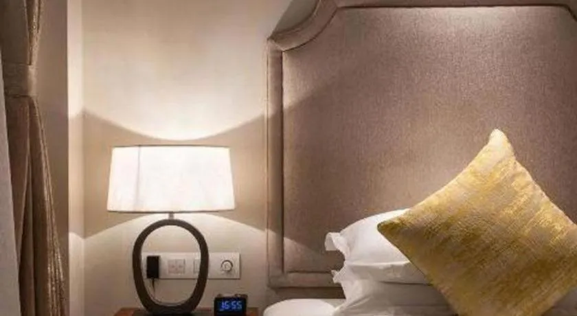 Bed in Donghai Xianhucheng Huanglong Hotel