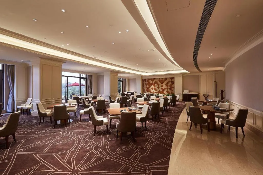 Donghai Xianhucheng Huanglong Hotel