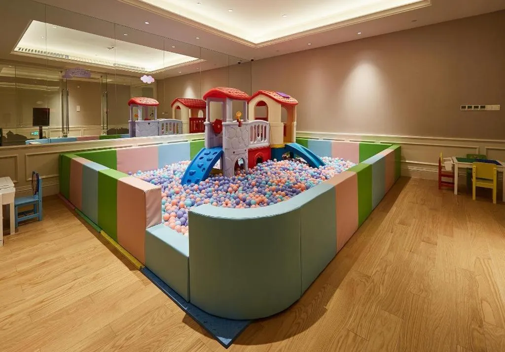 Donghai Xianhucheng Huanglong Hotel