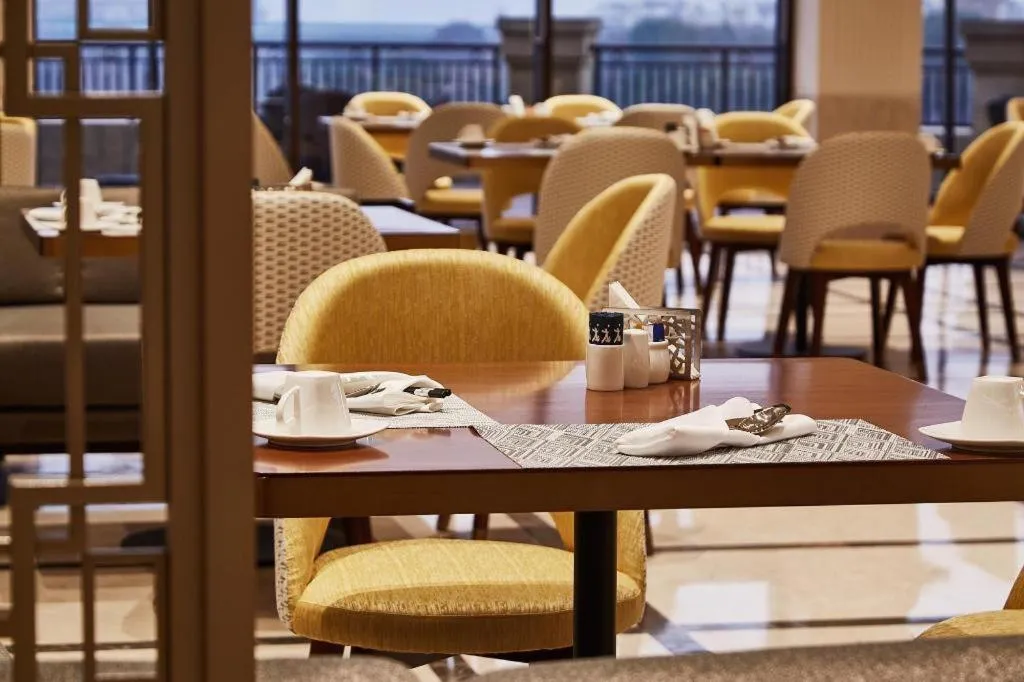 Donghai Xianhucheng Huanglong Hotel