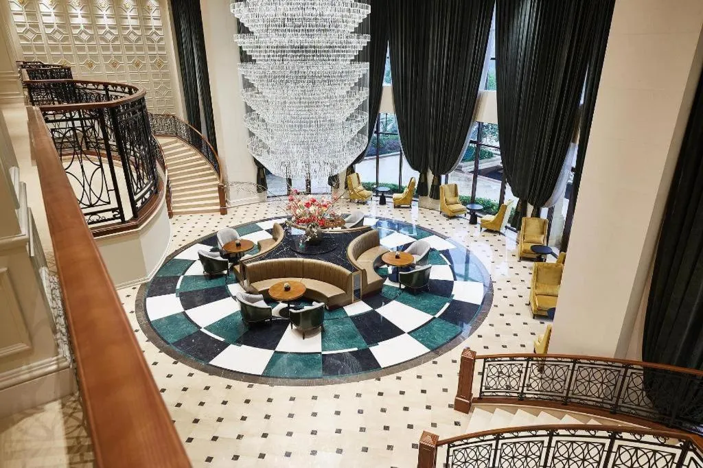 Donghai Xianhucheng Huanglong Hotel