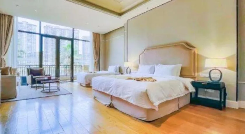 Bed in Donghai Xianhucheng Huanglong Hotel