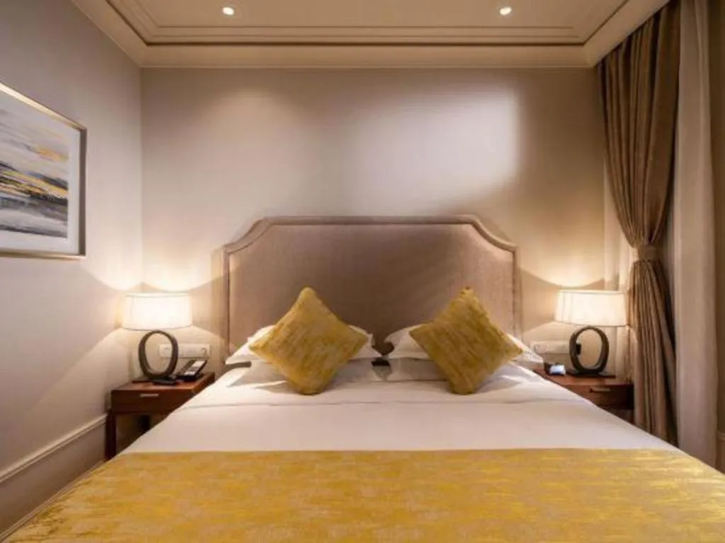 Bed in Donghai Xianhucheng Huanglong Hotel