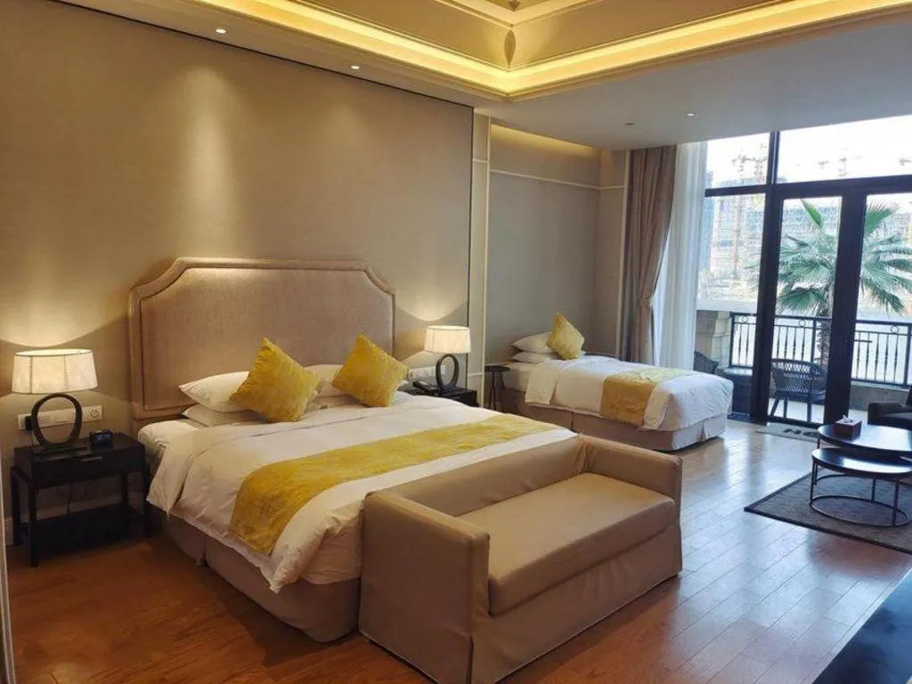 Bed in Donghai Xianhucheng Huanglong Hotel