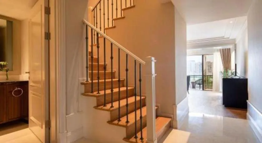 Donghai Xianhucheng Huanglong Hotel