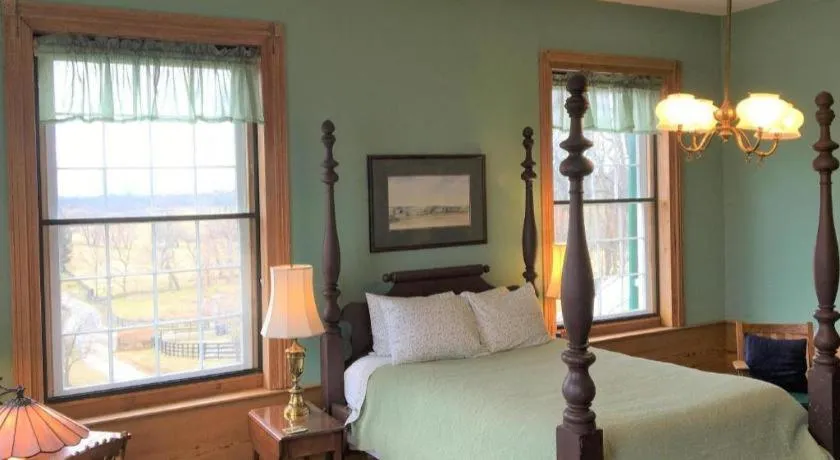 Bed in Smithfield Farm B&B