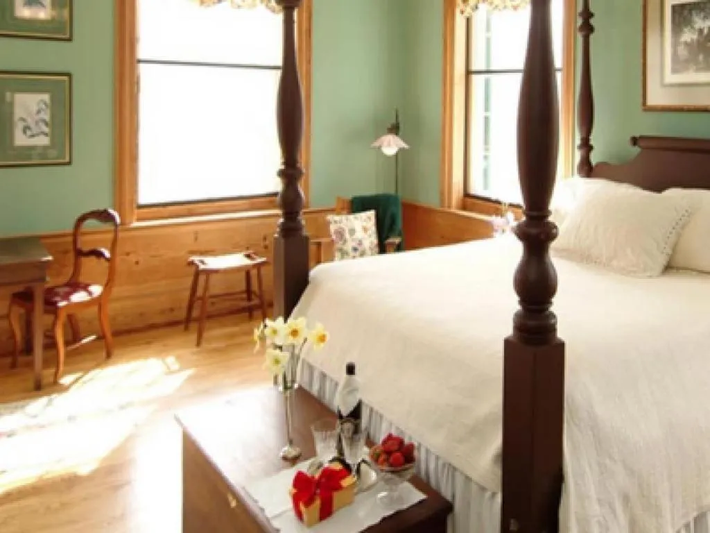 Bed in Smithfield Farm B&B