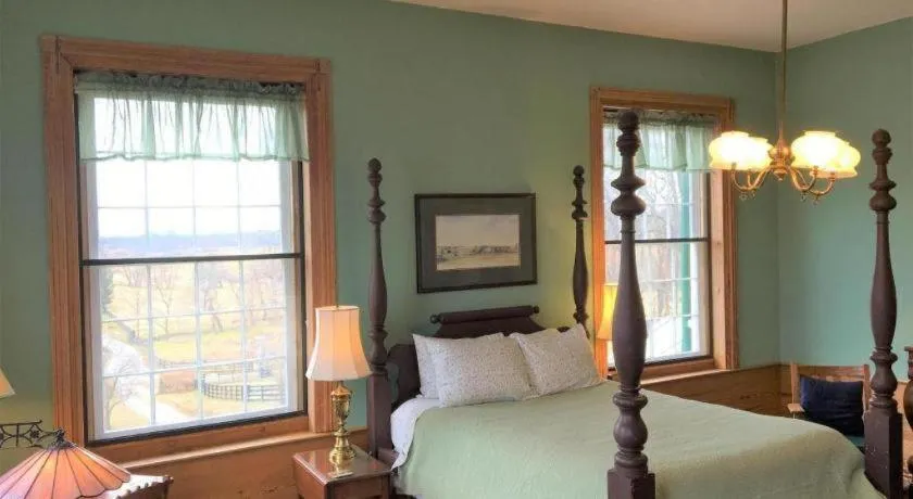 Bed in Smithfield Farm B&B