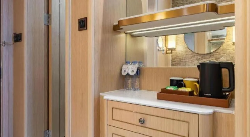 Metropolo Hotel YunNan Shangri-la Karma Dan Songzanlin Temple