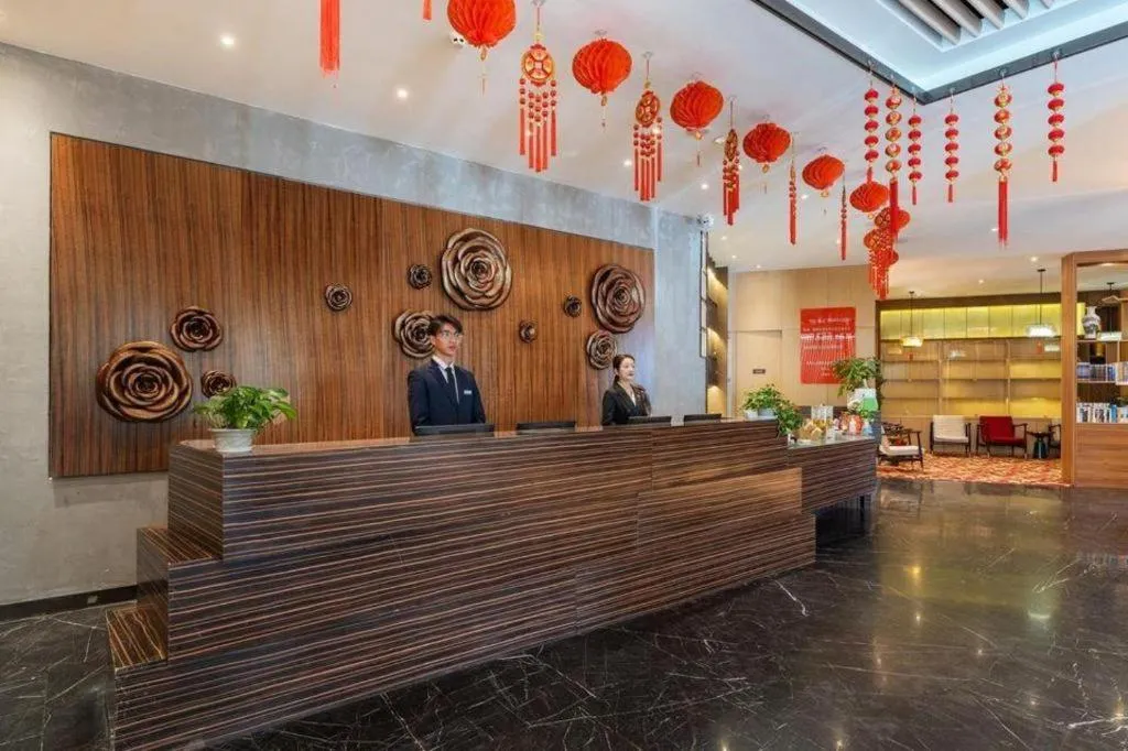 Metropolo Hotel YunNan Shangri-la Karma Dan Songzanlin Temple