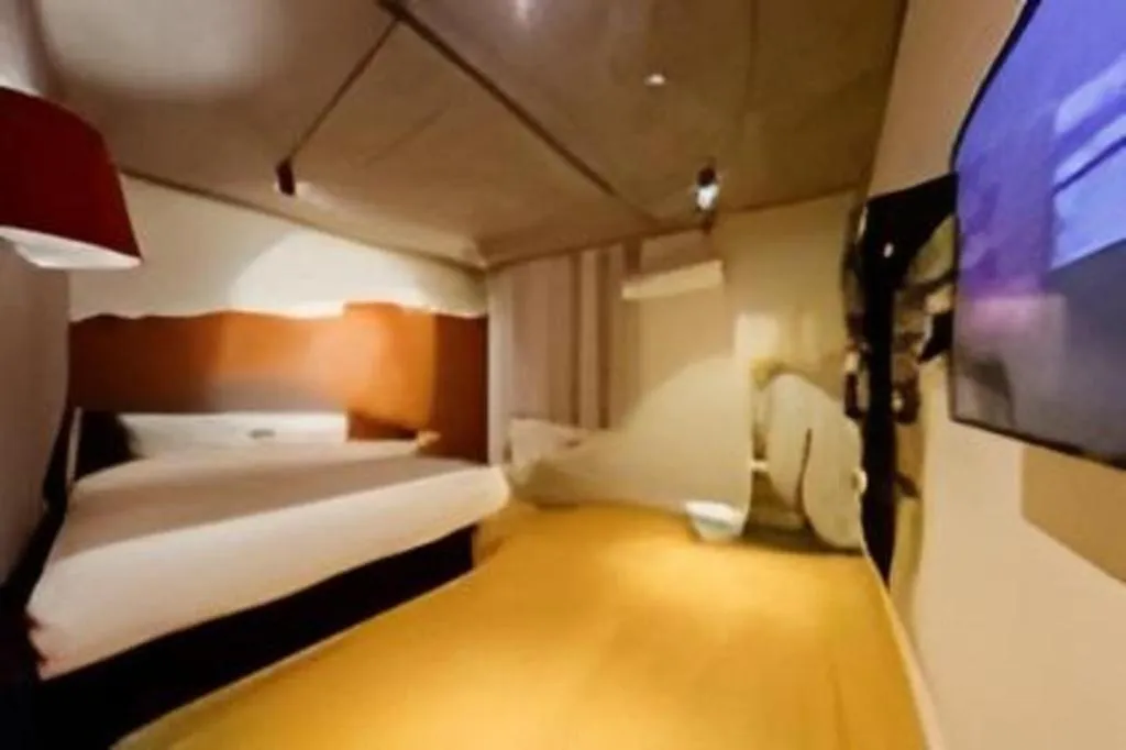 Bed in YUNIK-Shanghai Zhongshan Park Yan'an Xi Road