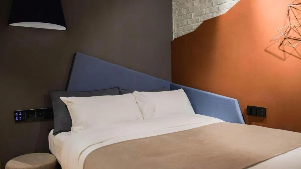 Bed in YUNIK-Shanghai Zhongshan Park Yan'an Xi Road