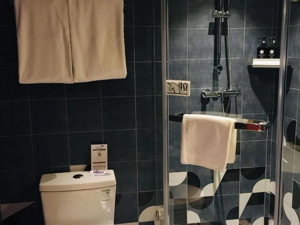 YUNIK-Shanghai Zhongshan Park Yan'an Xi Road