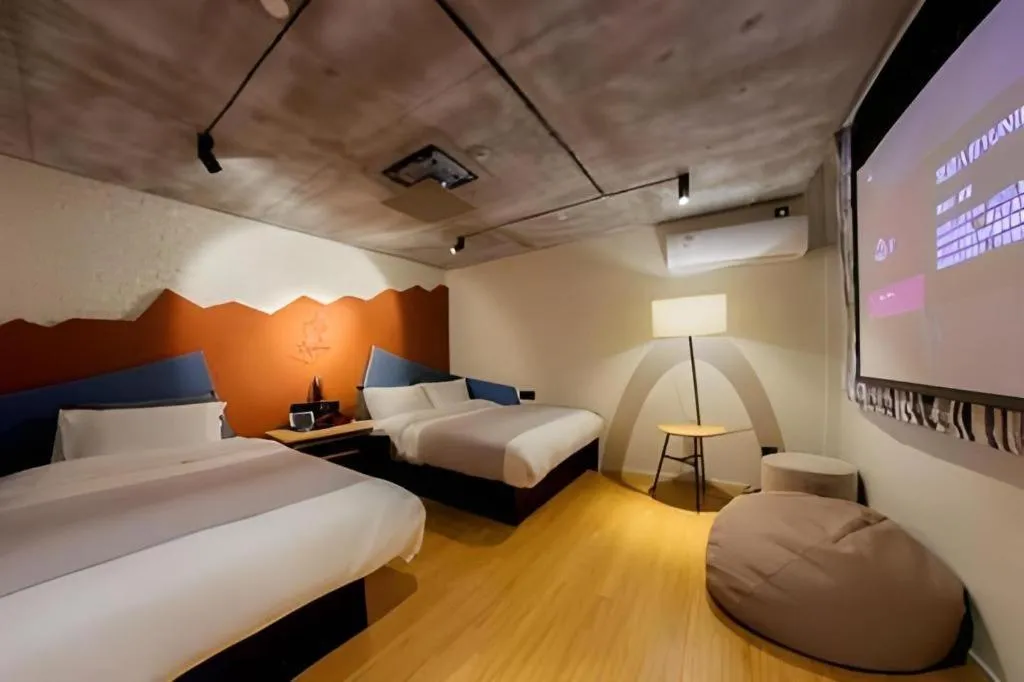 Bed in YUNIK-Shanghai Zhongshan Park Yan'an Xi Road