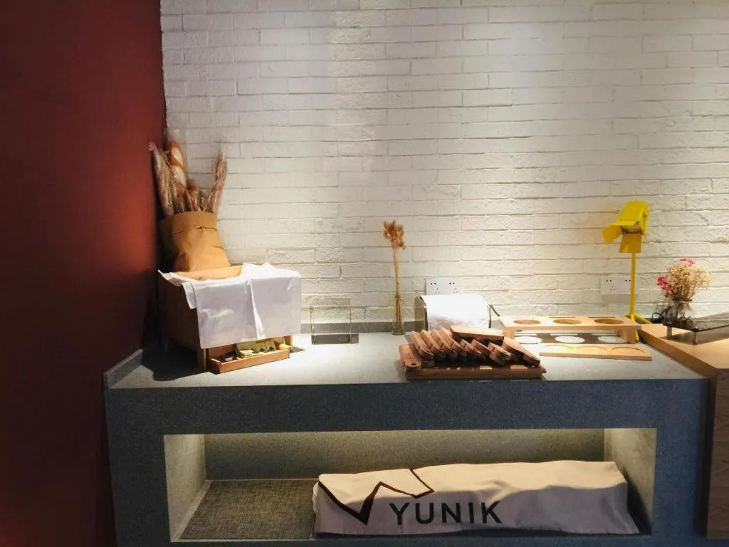 YUNIK-Shanghai Zhongshan Park Yan'an Xi Road