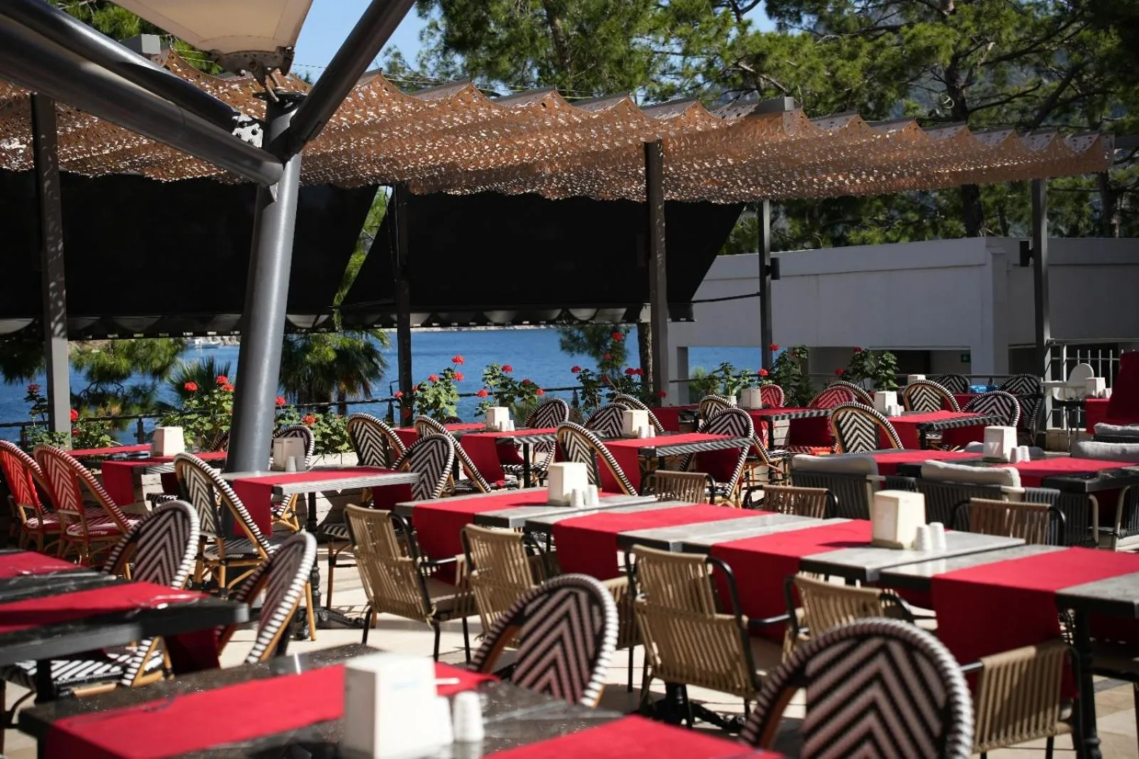 Restaurant/places to eat in Orka Lotus Beach