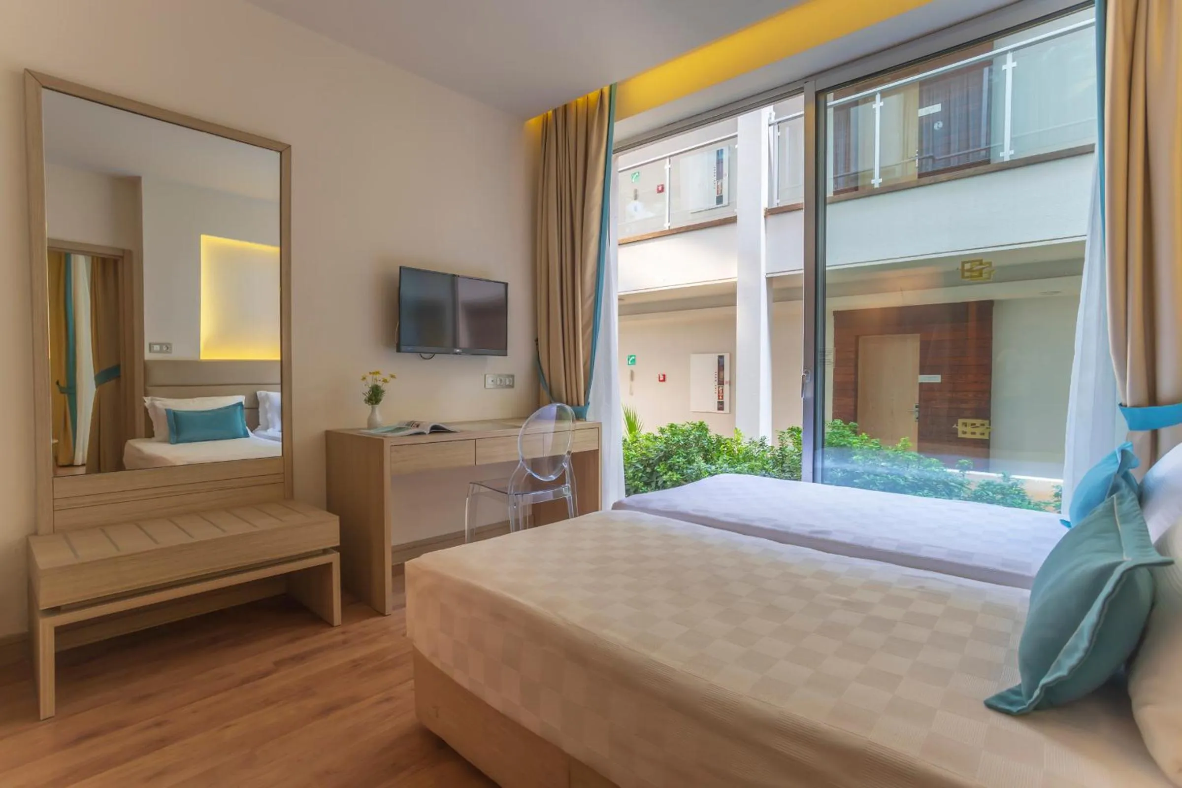 Photo of the whole room, Bed in Orka Lotus Beach