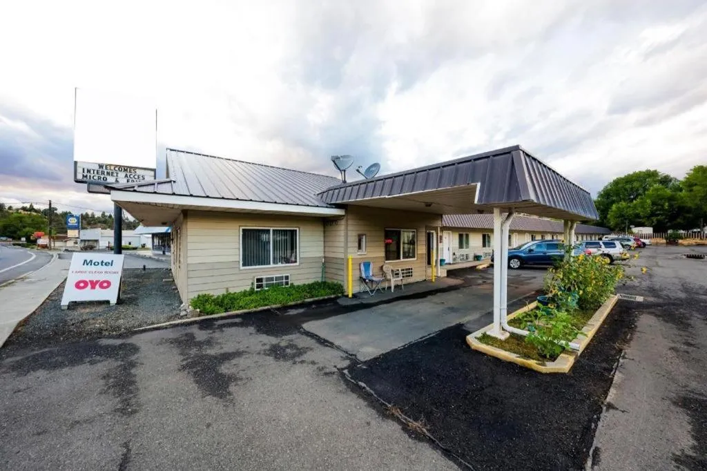 OYO Riverside Inn John Day OR