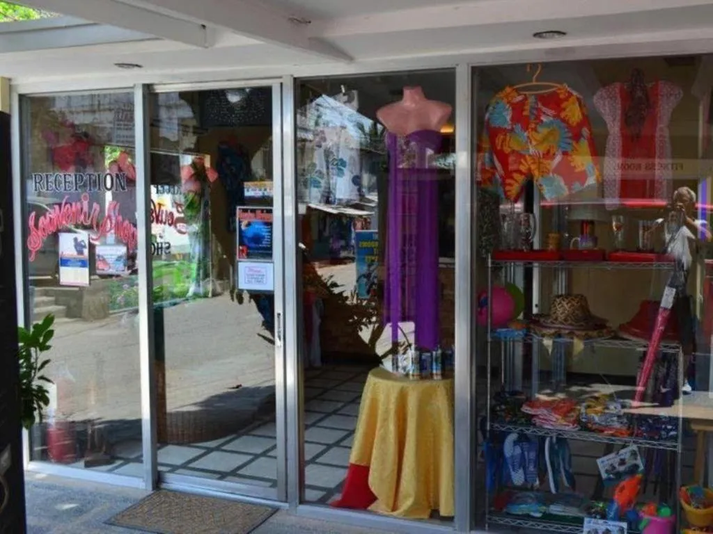 Amanente'z Beach Front Resort