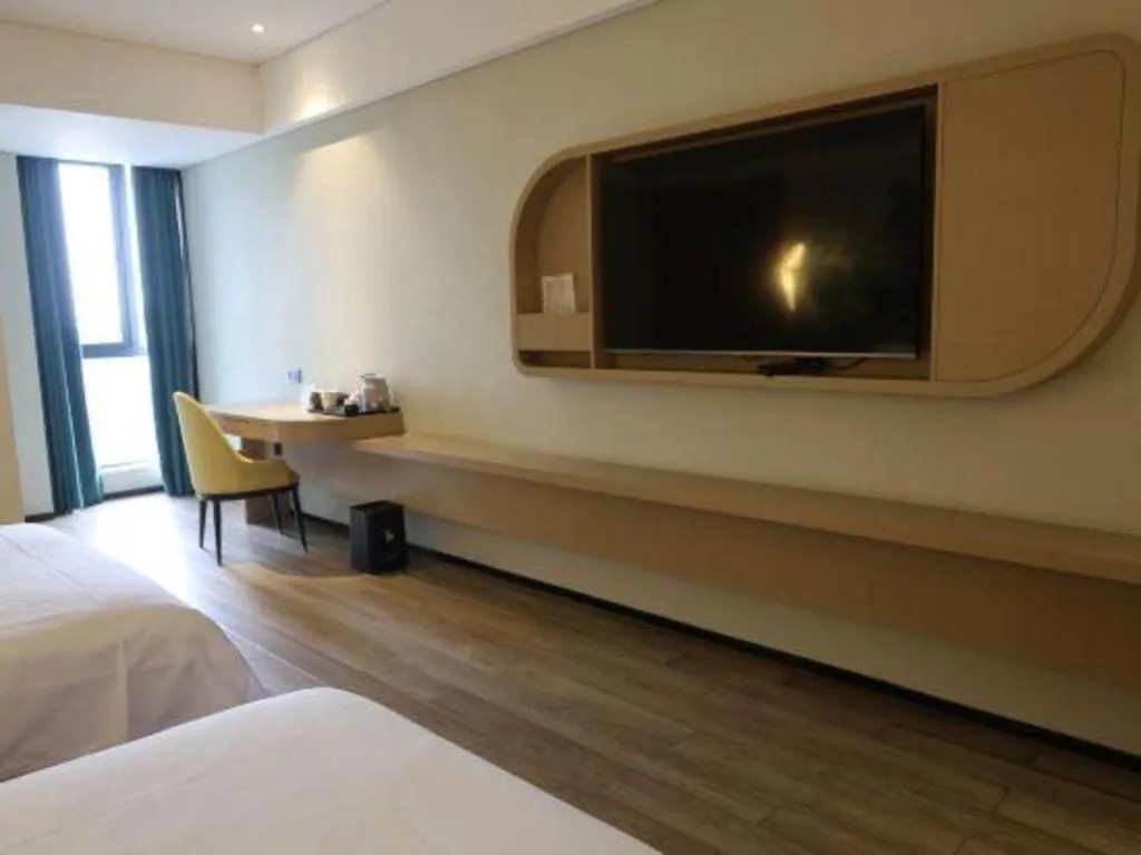 Bed in mango crystal hotel