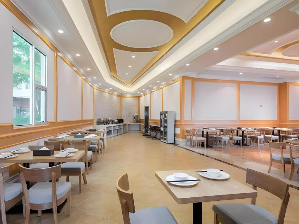 Vienna Hotel Guangdong Huizhou Lilin North Railway Station