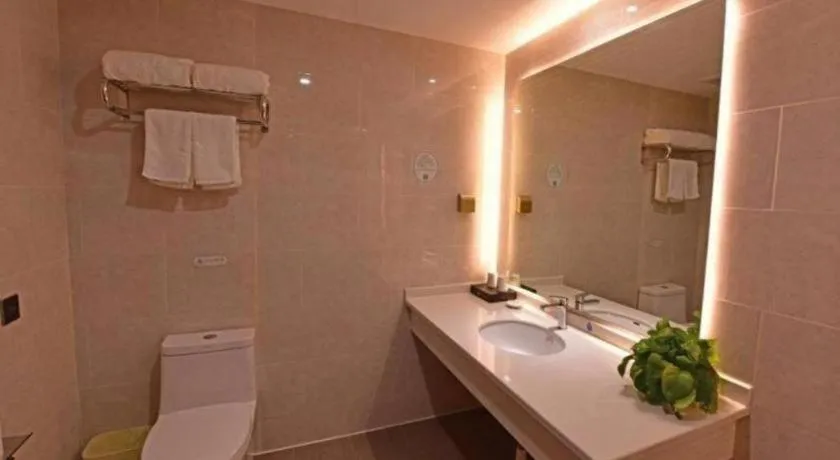 GreenTree Inn Tongxiang Chongfuzhen World Fur Center Branch