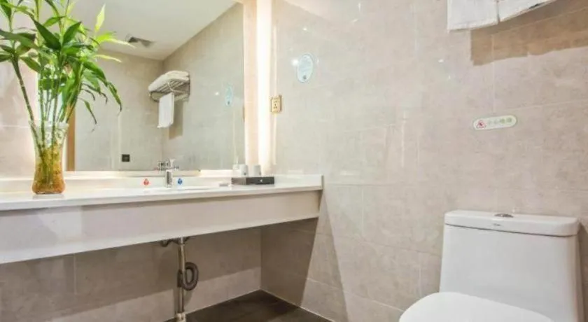 GreenTree Inn Tongxiang Chongfuzhen World Fur Center Branch