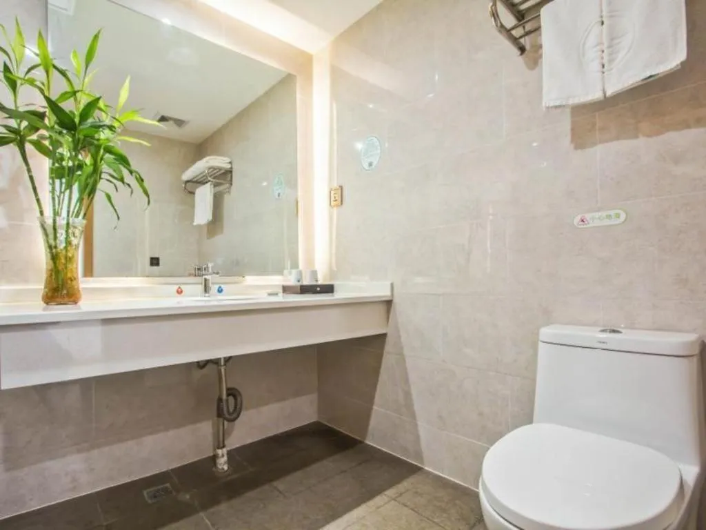 GreenTree Inn Tongxiang Chongfuzhen World Fur Center Branch