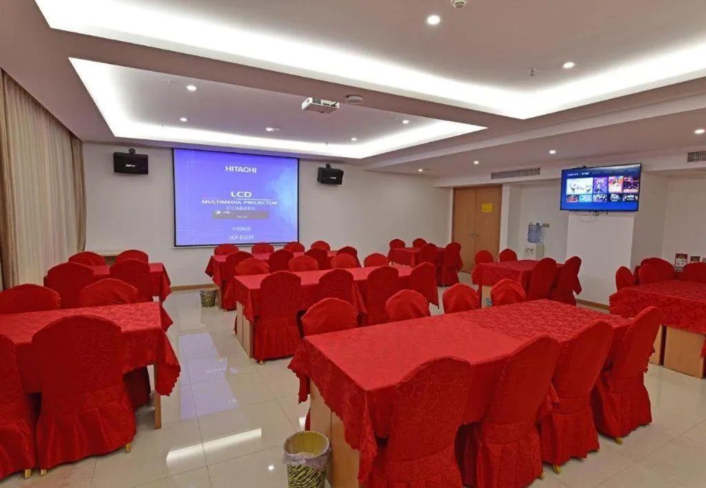 GreenTree Inn Tongxiang Chongfuzhen World Fur Center Branch