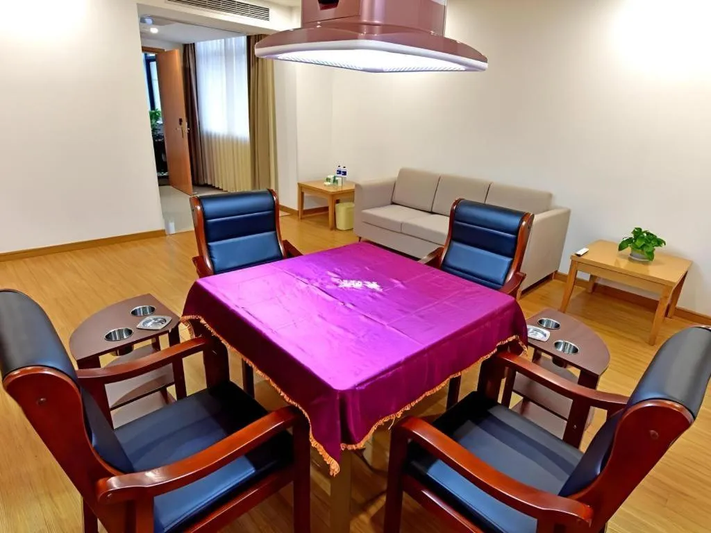 GreenTree Inn Tongxiang Chongfuzhen World Fur Center Branch