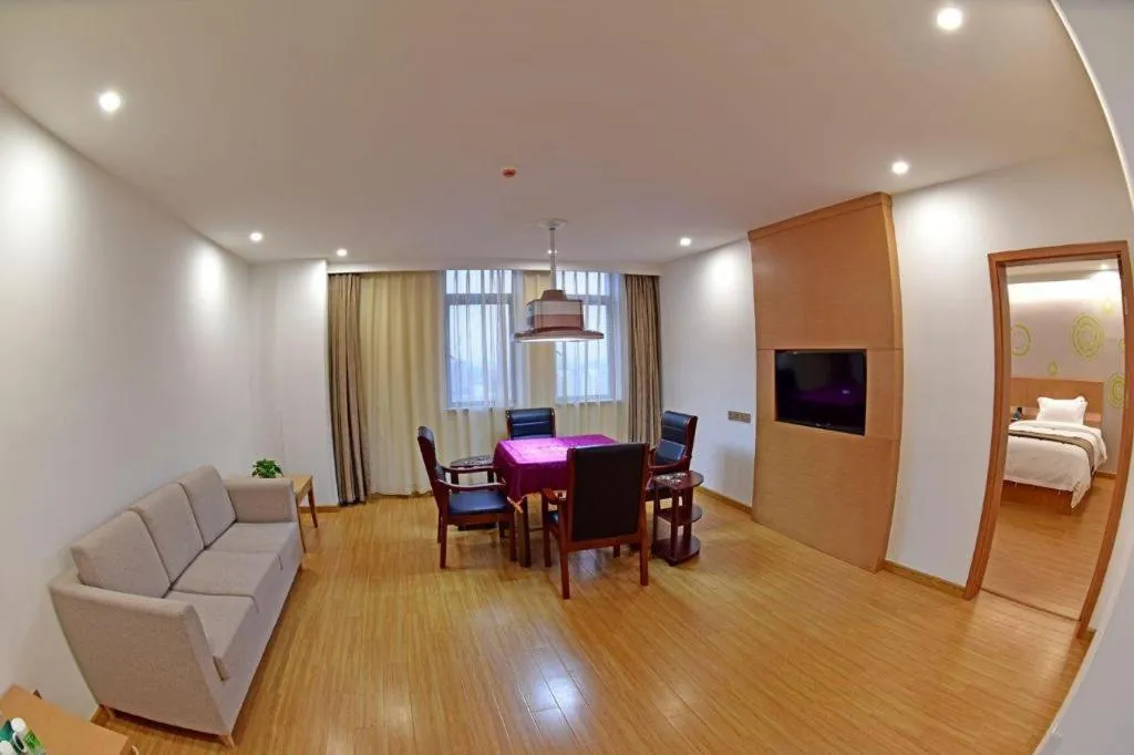 GreenTree Inn Tongxiang Chongfuzhen World Fur Center Branch