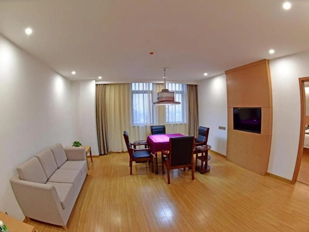 GreenTree Inn Tongxiang Chongfuzhen World Fur Center Branch