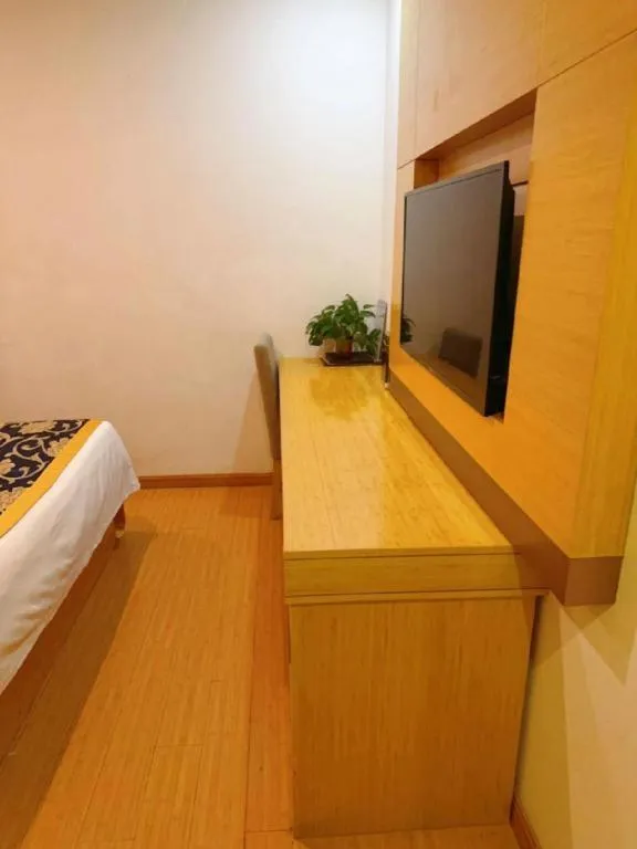 Bed in GreenTree Inn Shanghai Fengxian District Xiaotang Metro Station