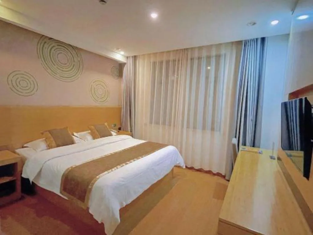 Bed in GreenTree Inn Shanghai Fengxian District Xiaotang Metro Station