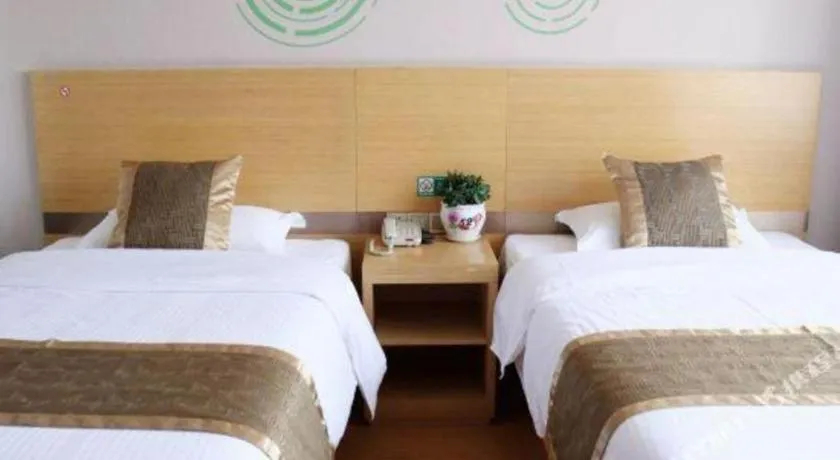 Bed in GreenTree Inn Shanghai Fengxian District Xiaotang Metro Station