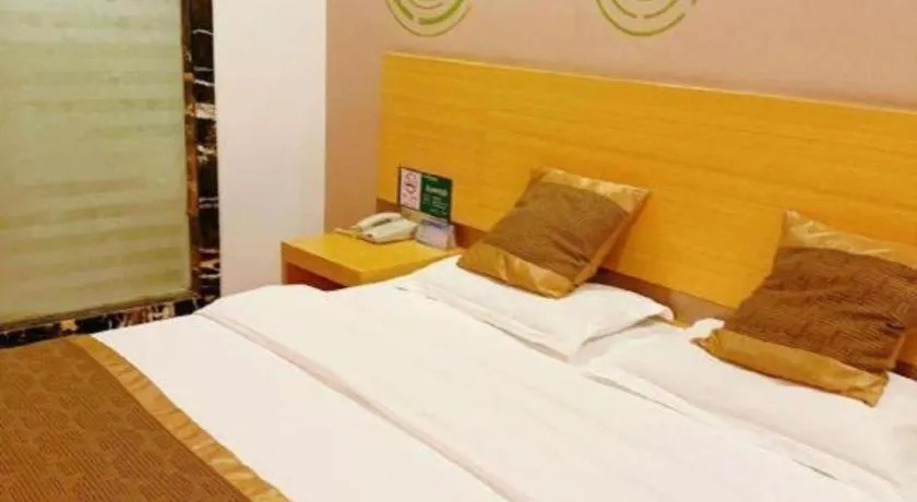 Bed in GreenTree Inn Shanghai Fengxian District Xiaotang Metro Station
