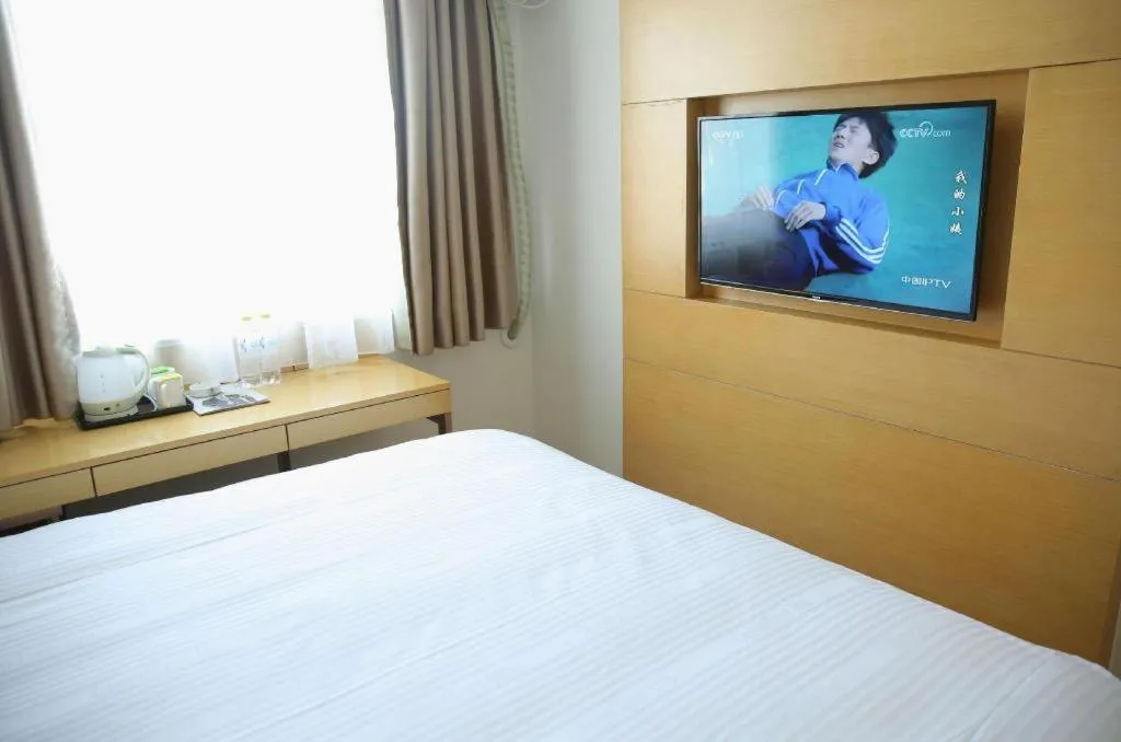 Bed in GreenTree Inn Binzhou Bus Station