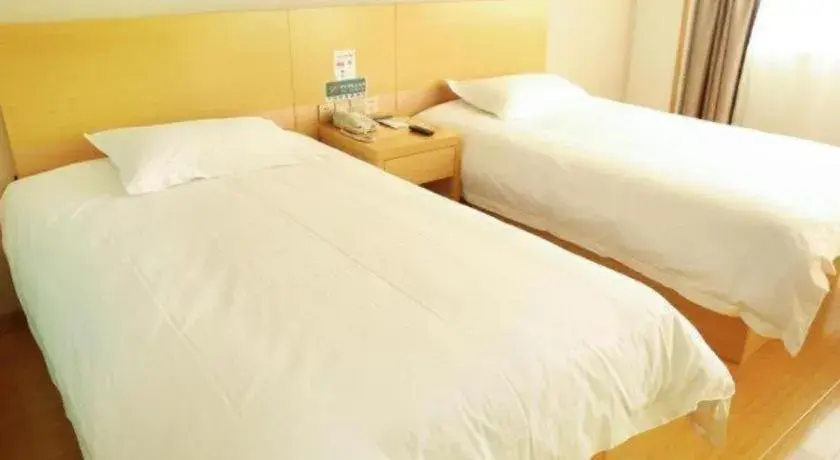 Bed in GreenTree Inn Binzhou Bus Station Bed in GreenTree Inn Binzhou Bus Station